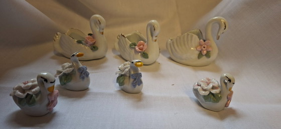 Vintage porcelain swans – Decorative Objects (photo 4 of 7)