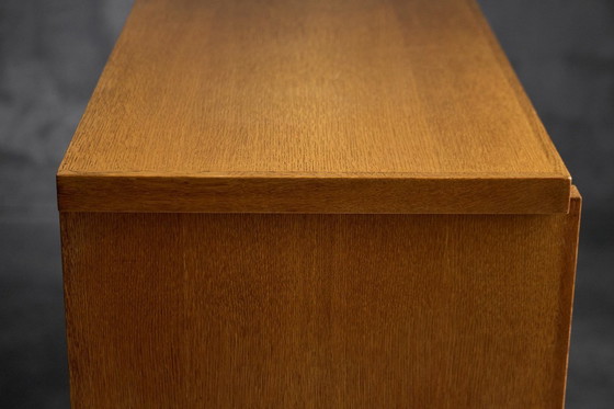 Image 1 of Armadio brutalista in quercia, Belgio, anni '60