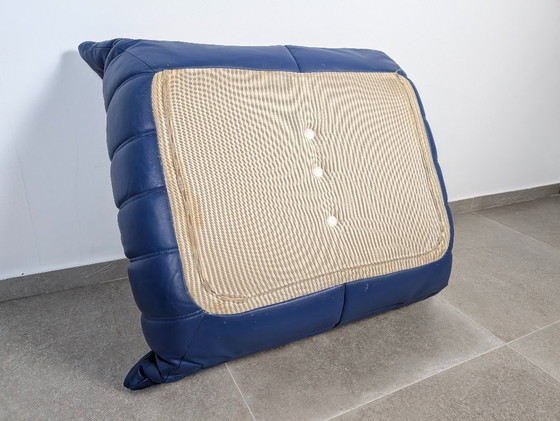 Image 1 of Michel Ducaroy Ligne Roset Blauw Leer Togo Ottomaanse Frankrijk jaren 80