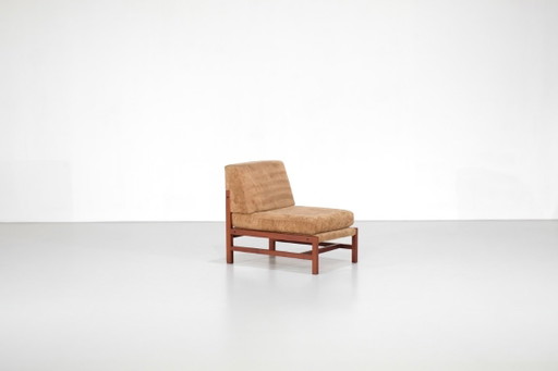 Fauteuil van hout, bekleed met stof, Italië, jaren 60.