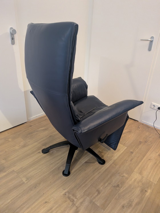 Image 1 of Poltrona relax Jori in pelle blu