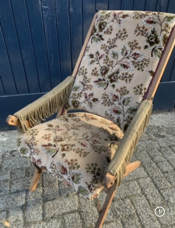 Image 1 of Vintage klapstoel met bloemenprint en franjes 