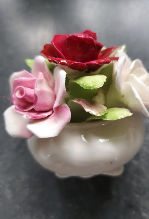 Panier de fleurs Royal Doulton China Bone English porcelain