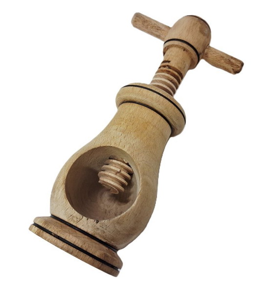 Image 1 of Schiaccianoci in legno d'epoca con meccanismo a vite