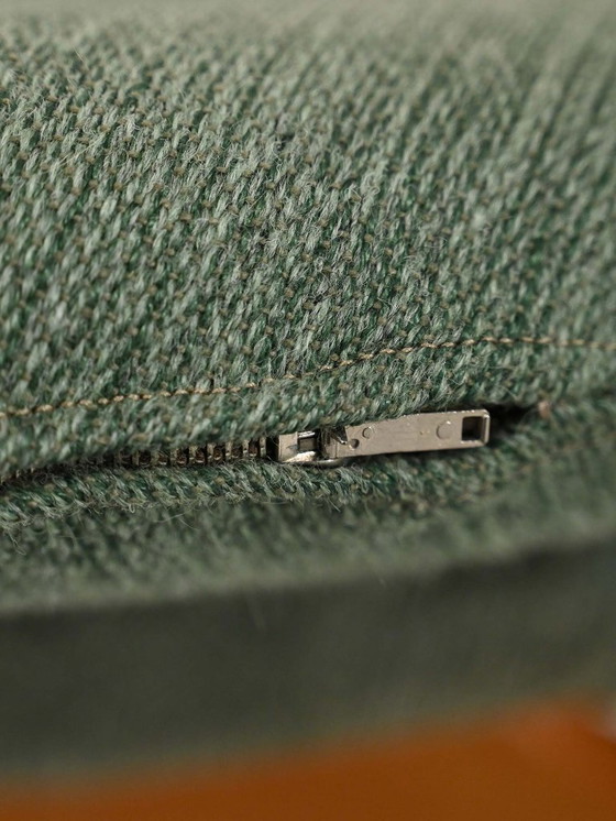 Image 1 of Poltrona scandinava in rovere e lana verde salvia