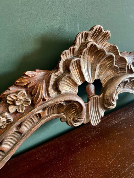 Image 1 of Supraporte en bois sculpté à la main de style baroque. Probablement fabriqué au début des années 1900 et en très bon état.