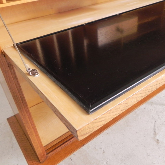 Image 1 of Secretaire met schuifdeuren op ranke poten, jaren 50