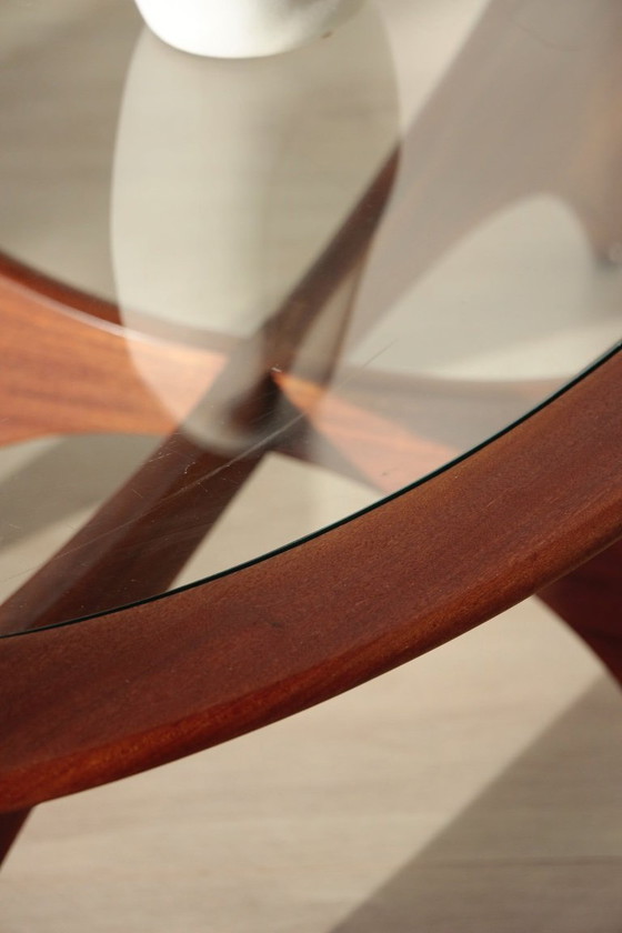 Image 1 of Table basse ovale - Modèle Astro - G Plan - N°2