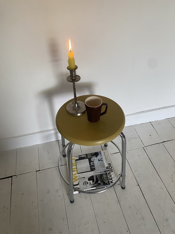 Sgabello vintage in cromo, Tavolini, Legno, Giallo (foto 4 di 6)