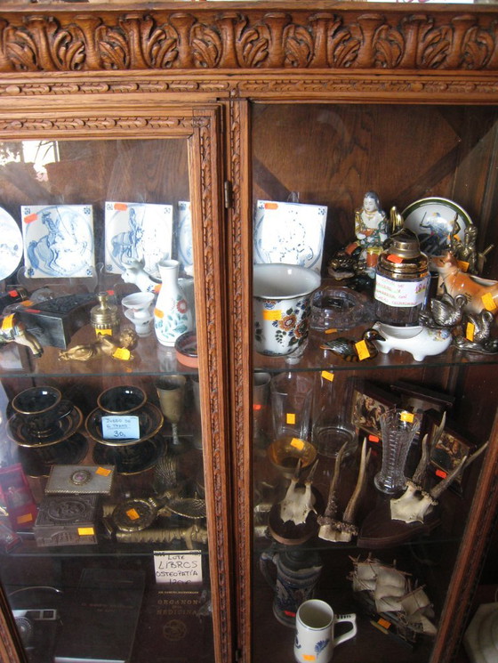 Carved wood Display cabinet with glass doors, Brown, Classicisme (photo 5 of 11)