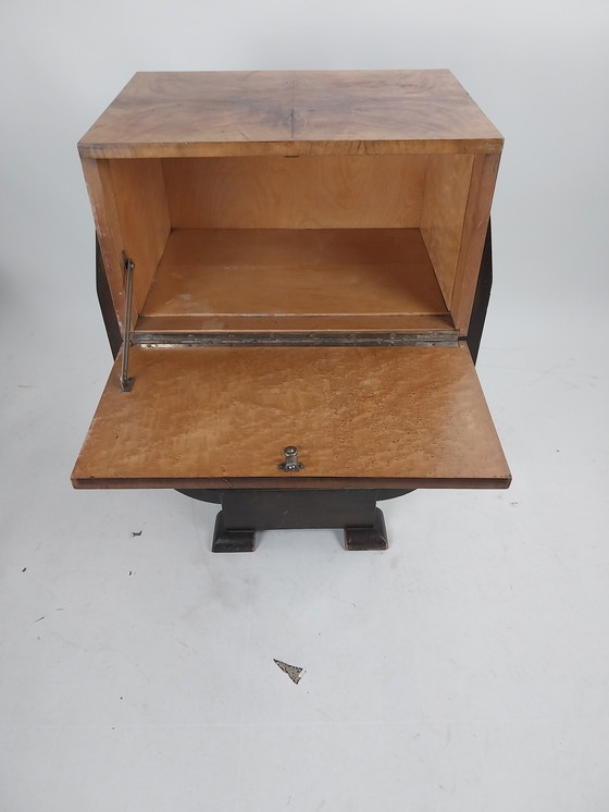 Image 1 of 1 mueble bar art déco de los años 30, chapa de nogal, 84 cm de alto.