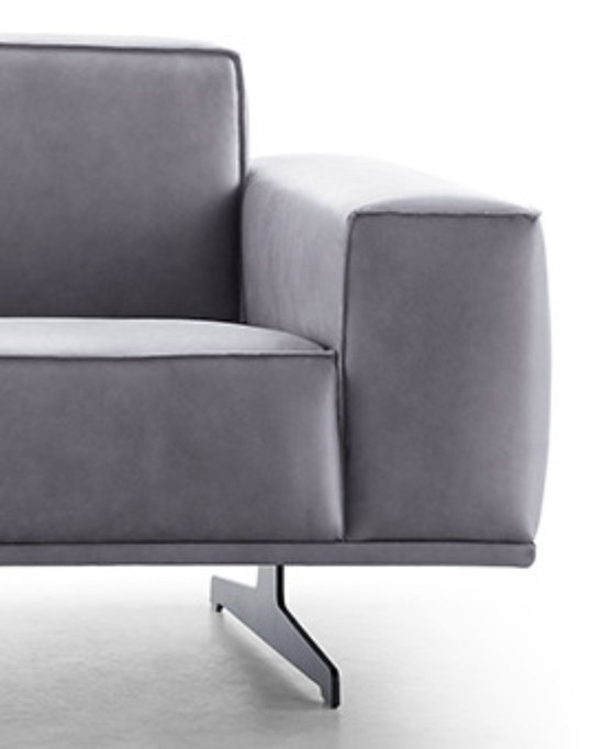 House of Dutchz - Dutchz 106 – Sofas, Leather, Metal (photo 2 of 5)