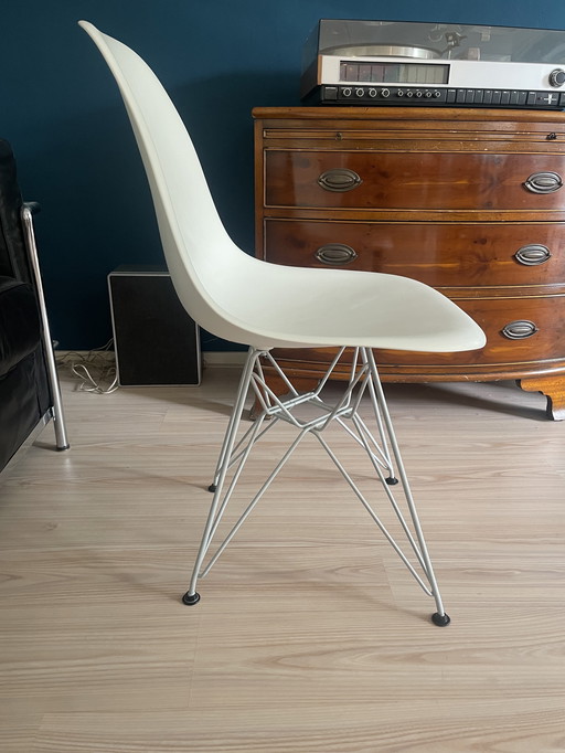 8x Vitra DSR chairs