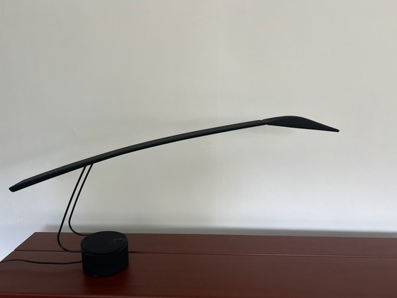 Lámpara de escritorio de diseño Dove, Italiana Luce, Lámparas de mesa, Metal, Plástico, Negro (foto 4 de 5)