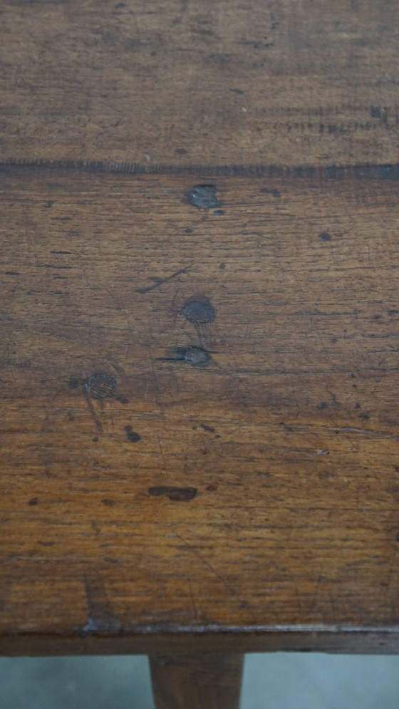 Image 1 of Ancienne table de salle à manger anglaise du début du 19e siècle à 6 places avec plateau en noyer