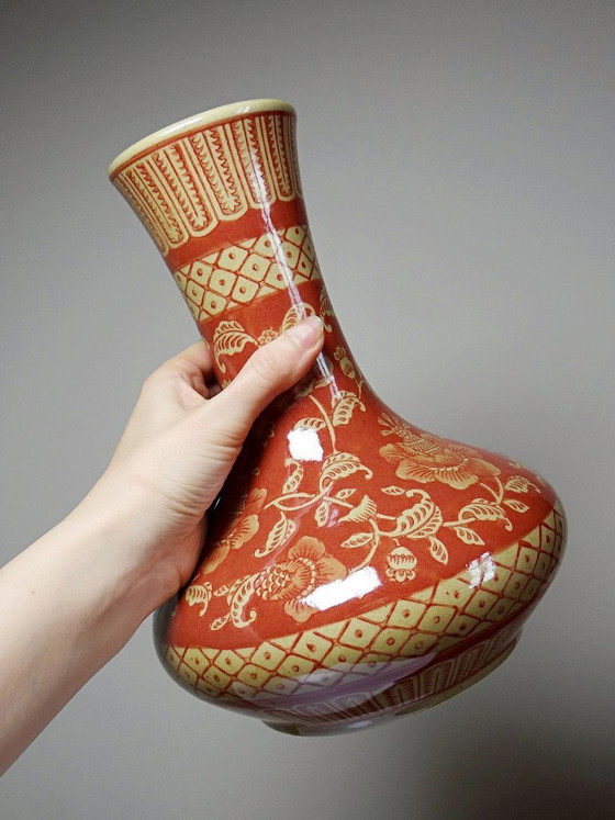 Image 1 of Chinese vase, 20th century, hand-painted ceramic, unusual shade of red