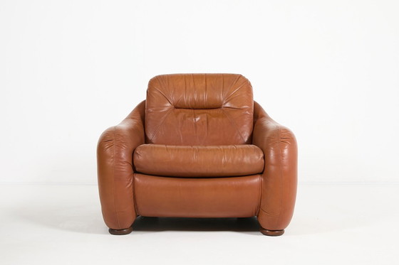 Image 1 of Sculptural Italian design leather lounge chair from 1960’s