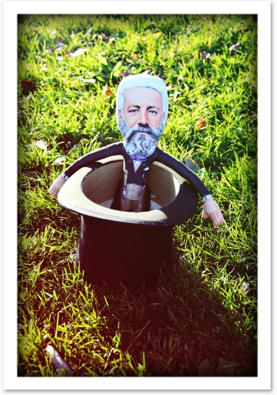 Image 1 of Jules Verne-cadeau | Cadeau voor boekenliefhebbers | Steampunk literaire decoratie | Handgemaakte Jules Verne-kunstpop