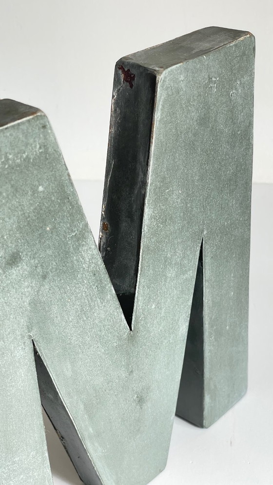 Image 1 of Lettre M Métal  Vintage