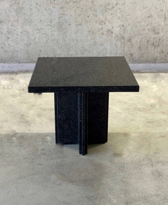 Image 1 of Granieten vintage / bijzettafel naturale