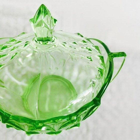 Bonbonnière vintage en verre vert Annagreen Bonbon Dish 1930 – Accessoires de table, Glass (photo 4 of 14)