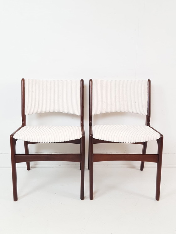 Image 1 of 8 sedie da tavolo da pranzo modello 89 di Erik Buch, in teak, appena rivestite