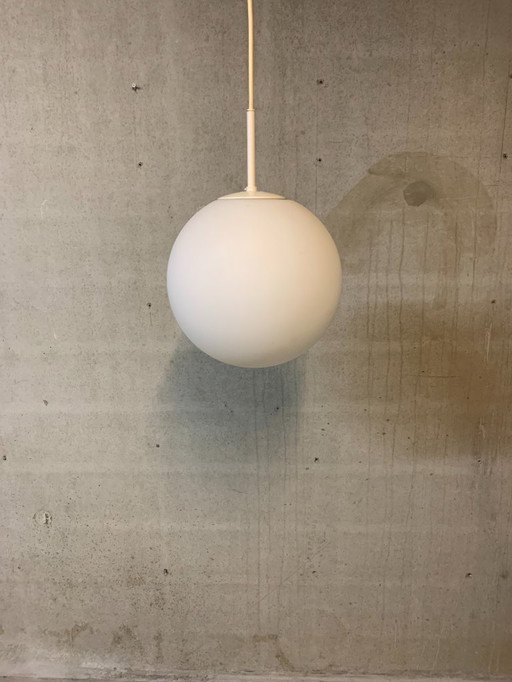 Grande lampada a globo bianca, Glashutte Limburg.