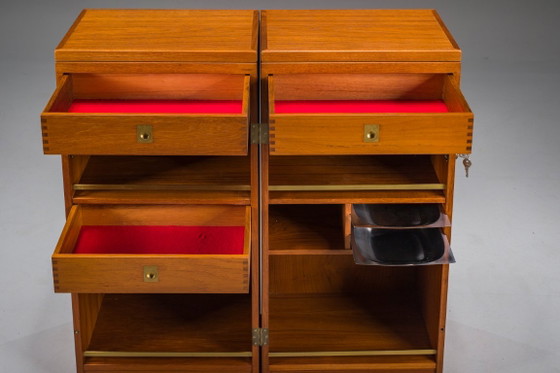 Vintage Teak Bar Cabinet by Reno Wahl Iversen for Dyrlund, Denmark, 1960s – Bar carts, Wood (photo 4 of 24)