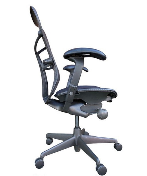 Herman Miller Mirra 2 Schmetterling