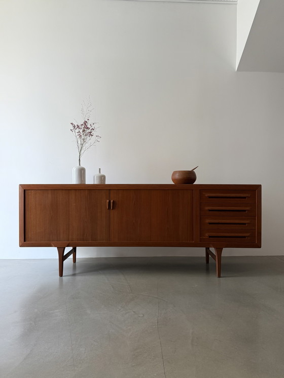 Image 1 of Ib-Kofod Larsen para aparador de teca Faarup Mobelfabrik, Dinamarca, años 60