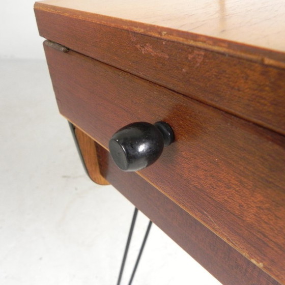 Image 1 of Coffre à couture vintage, coffre de rangement pliable à pieds inclinés, années 1950
