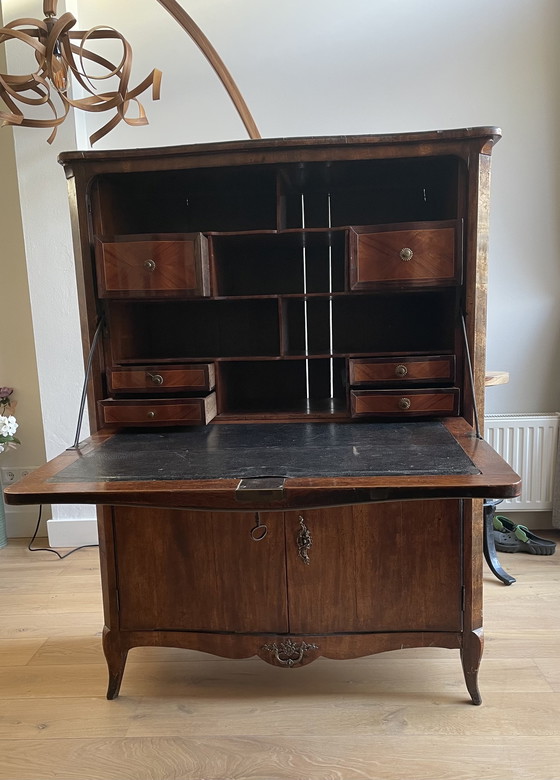 Image 1 of Mobile in noce Luigi XV