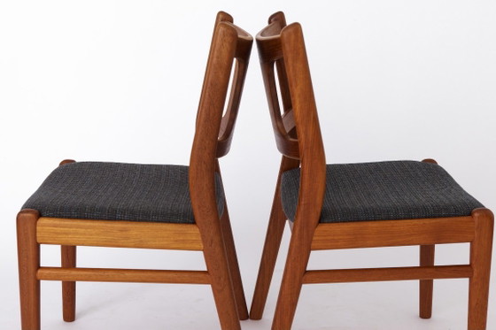 Quattro sedie da pranzo in legno con rivestimento grigio, Tessile, Marrone, Mid Century Modern (foto 10 di 12)