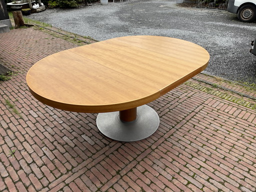 Table extensible Arco design.