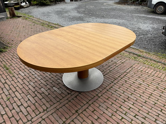 Image 1 of Mesa de diseño Arco extensible.