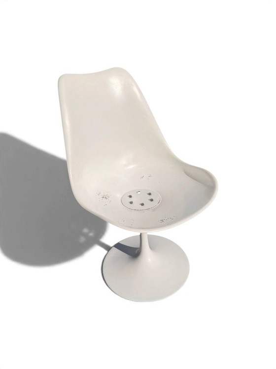 Chaise Tulipe Eero Saarinen, Knoll International, blanche – Chaises de salle à manger (photo 4 of 13)