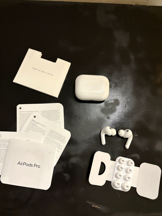 Apple AirPods Pro 3 – In ausgezeichnetem Zustand 🎧 – Uhren, Kunststoff, Andere (photo 3 of 5)