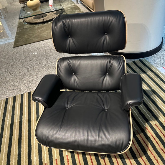 Image 1 of Sillón lounge Vitra Relax con reposapiés