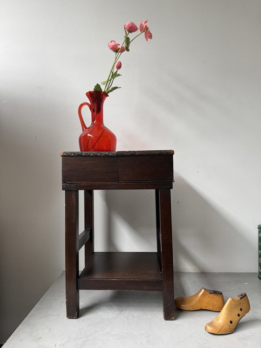 Antiker Schusterschrank / Schustertisch aus dunklem Holz