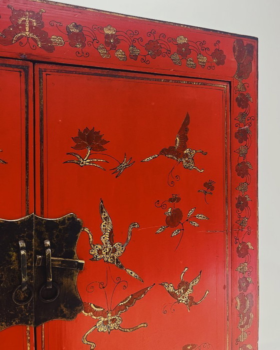 Image 1 of Gabinete rojo chino