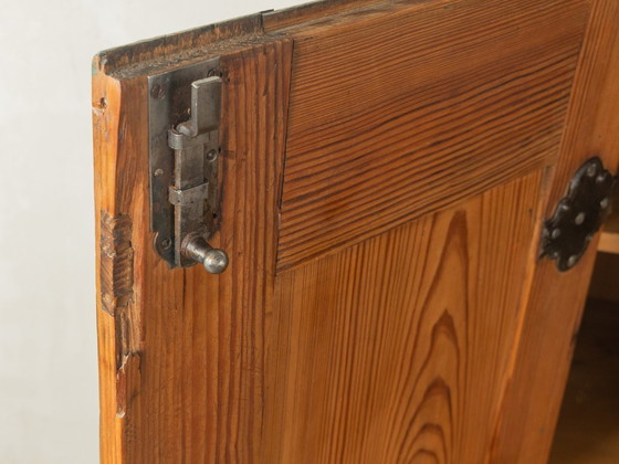 Image 1 of Armoire de ferme ancienne, XVIIIe siècle, vintage