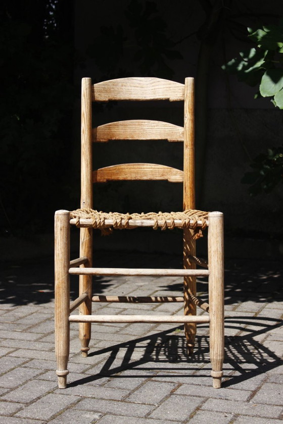 Image 1 of Handwerklich gefertigter Bauernhofstuhl primitives Design Ende 19.