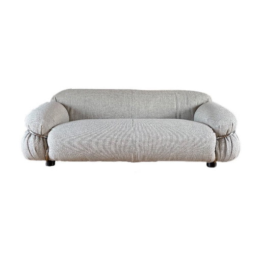 "sesann" two-seater sofa by gianfranco frattini for cassina in grey bouclé, 1972