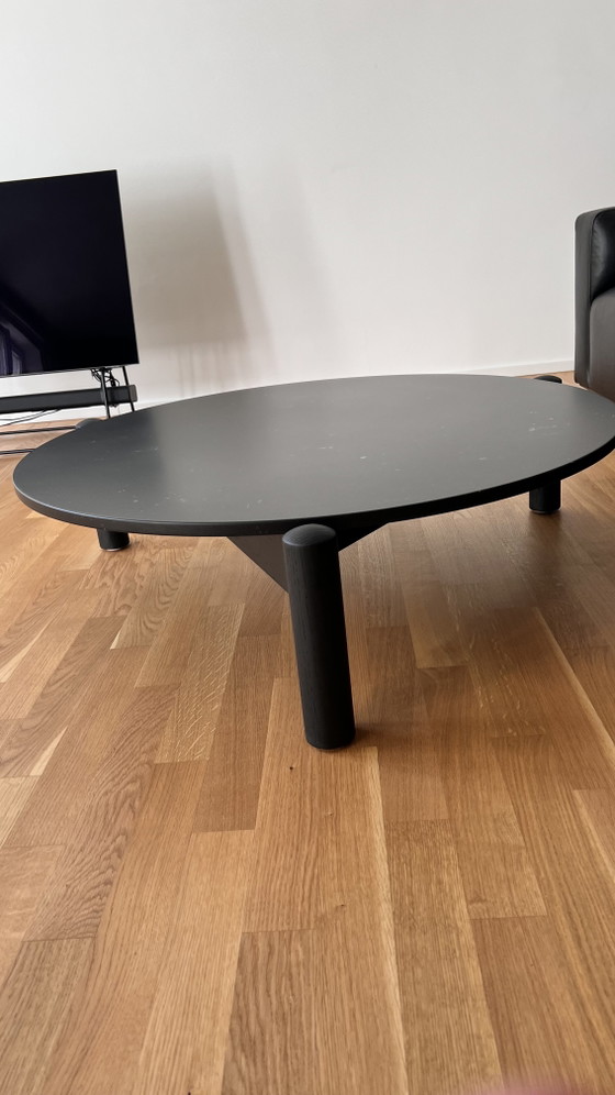 Salontafel van „Cassina“ ontworpen door Charlotte Perriand – Wood, Marble (photo 3 of 5)