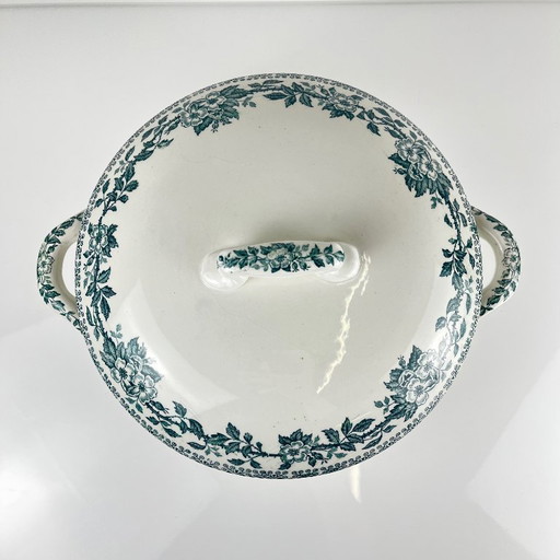 "Guadeloupe" model iron tureen, early 20th century, St amand