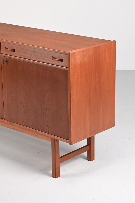 Tage Olofsson Ulferts sideboard (photo 7 of 12)