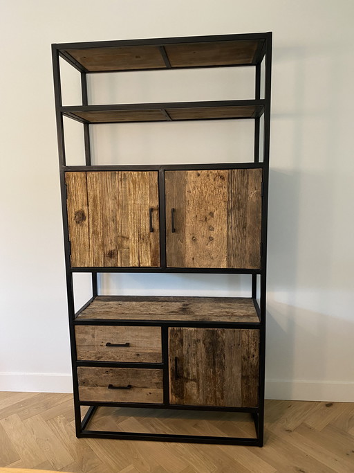 Armario ferroviario robusto: diseño industrial único | Loods5