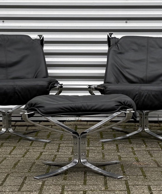 Image 1 of Set vintage Vatne Møbler Falcon di Sigurd Resell: 2 alti + 2 bassi + Hocker