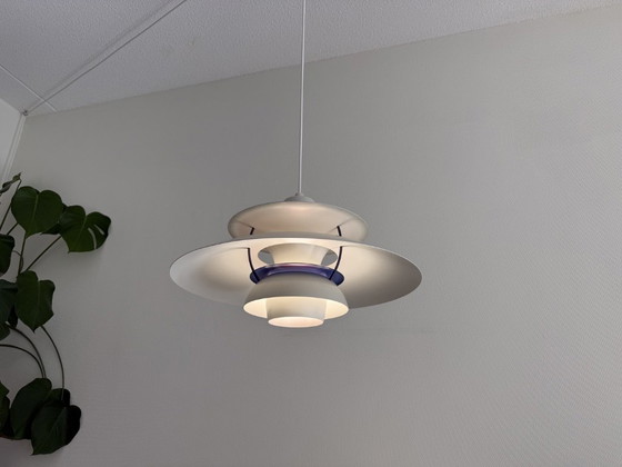 Lampada a sospensione danese Louis Poulsen PH5 di Poul Henningson – Lampade a sospensione, Aluminium (photo 8 of 38)