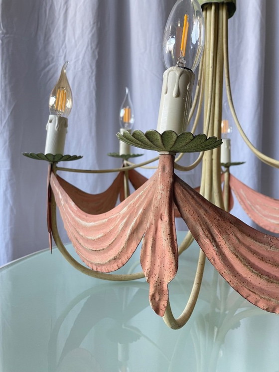 Image 1 of Vintage kroonluchter in romantische stijl met 6 armen, gemaakt van geëmailleerd plaatmetaal, Italië 1950.